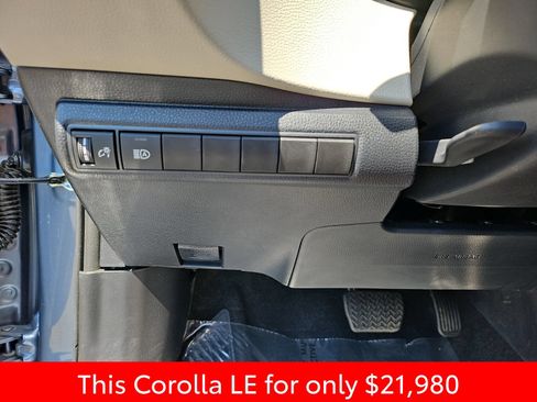 Used 2025 Toyota Corolla LE FWD image 25