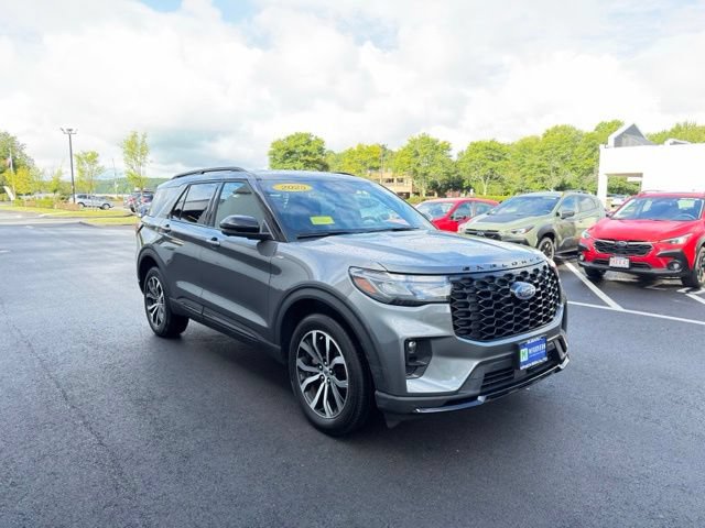 Used 2025 Ford Explorer ST-Line AWD/4WD image 4