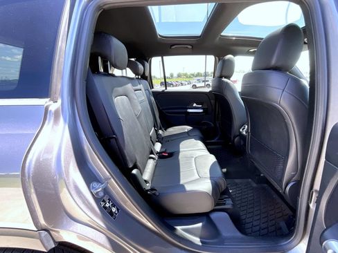 Used 2021 Mercedes-Benz GLB 250 4MATIC image 19