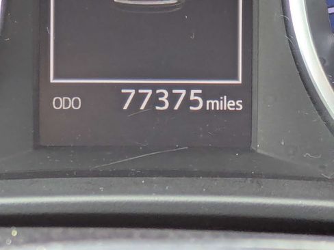 Used 2019 Toyota Highlander LE AWD/4WD image 33