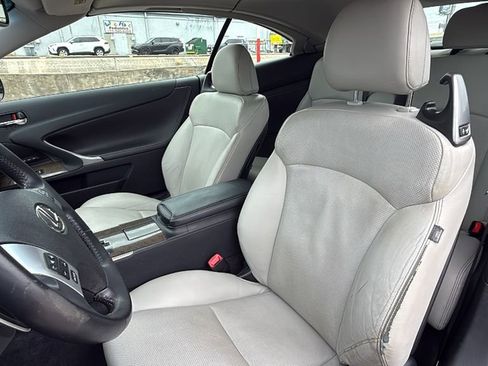 Used 2011 Lexus IS 250C w/ Luxury Pkg RWD image 14