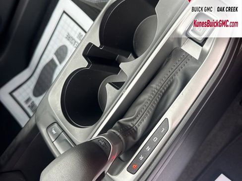 Used 2025 Chevrolet Trax LS image 31