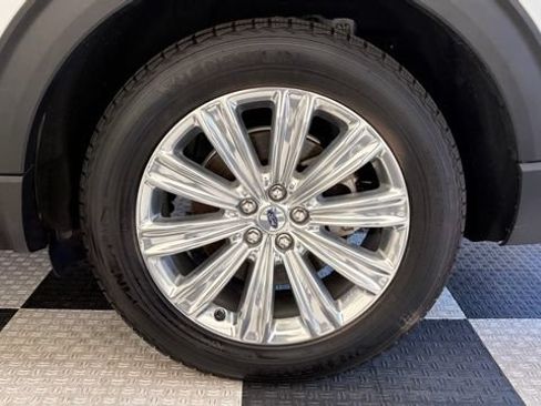 Used 2021 Ford Explorer Limited w/ Hybrid Equipment Group 310A RWD image 12