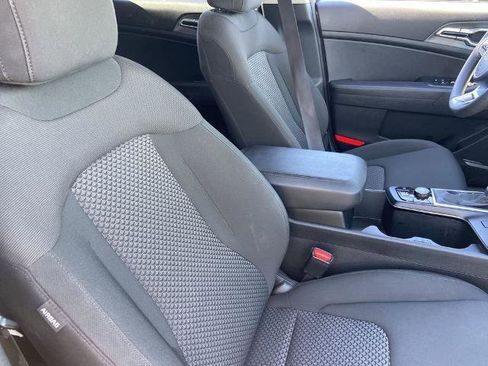 Used 2025 Kia Sportage LX image 22