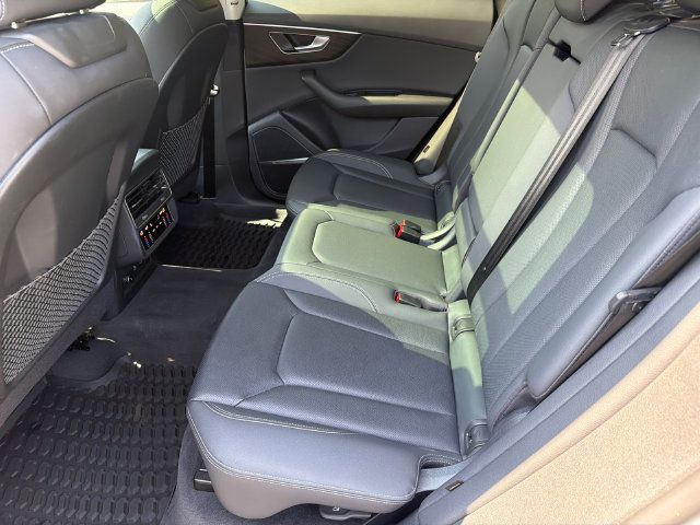 Used 2022 Audi Q8 Premium Plus AWD/4WD image 21