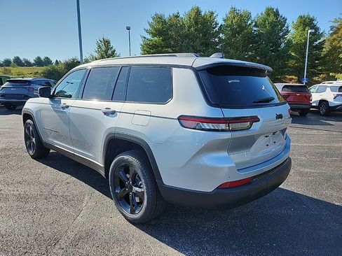 New 2025 Jeep Grand Cherokee L Limited w/ Black Appearance Package image 5