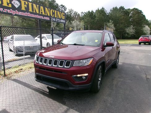 Used 2020 Jeep Compass Latitude image 3