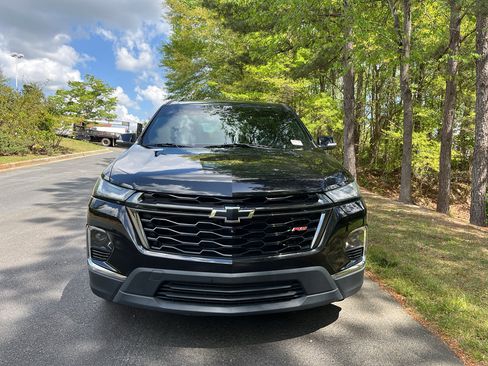 Used 2022 Chevrolet Traverse RS AWD/4WD image 2