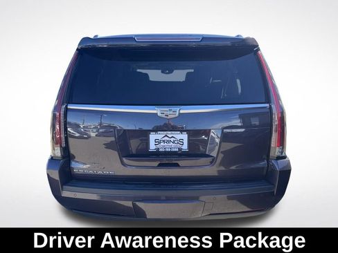 Used 2016 Cadillac Escalade ESV Luxury RWD image 5
