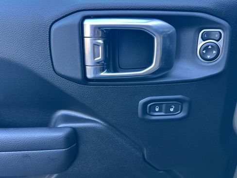 New 2026 Jeep Gladiator Sport image 10