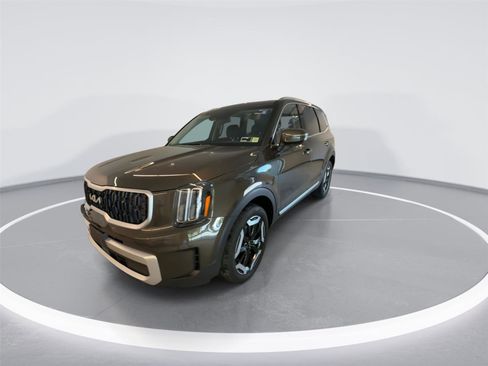 Used 2024 Kia Telluride EX w/ EX Captain's Chair Package AWD/4WD image 4
