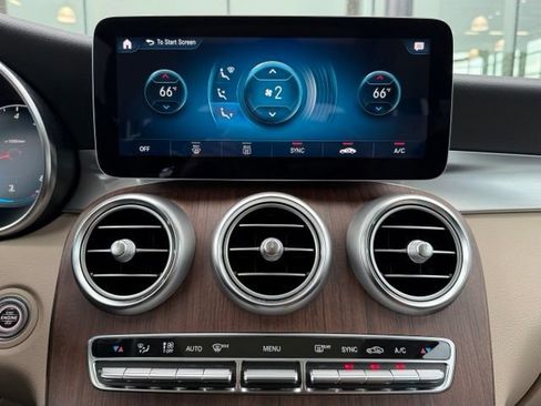 Used 2022 Mercedes-Benz GLC 300 4MATIC image 23