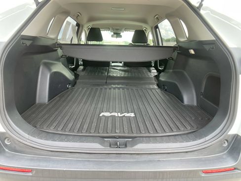Used 2022 Toyota RAV4 LE AWD/4WD image 23