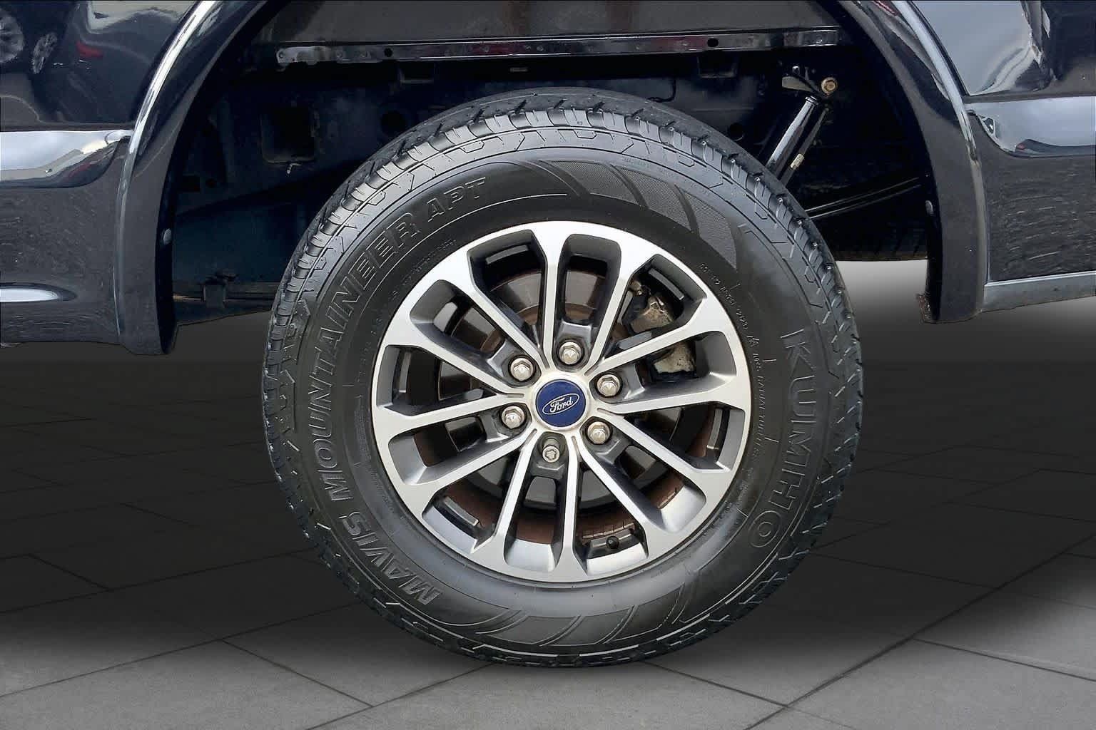 Used 2019 Ford F150 XLT w/ Equipment Group 302A Luxury AWD/4WD image 10