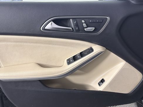 Used 2019 Mercedes-Benz GLA 250 4MATIC image 7