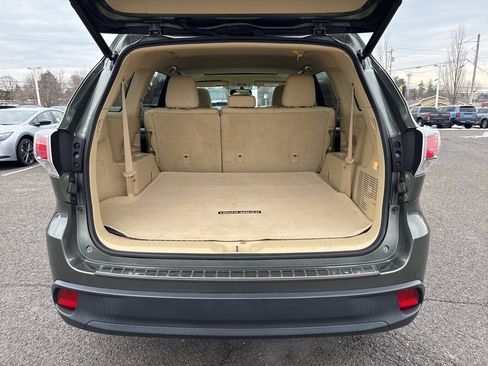 Used 2016 Toyota Highlander XLE image 4