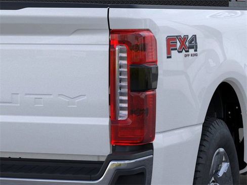 New 2026 Ford F250 Lariat w/ Lariat Ultimate Package image 21