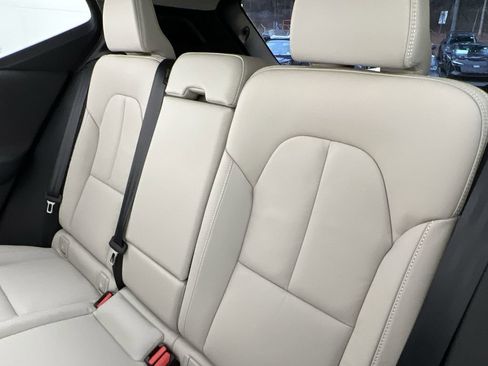 Certified 2024 Volvo XC40 B5 Plus w/ Climate Package image 23