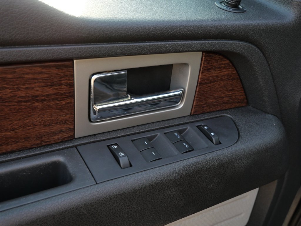 Used 2014 Ford F150 Lariat w/ Lariat Chrome Package AWD/4WD image 23