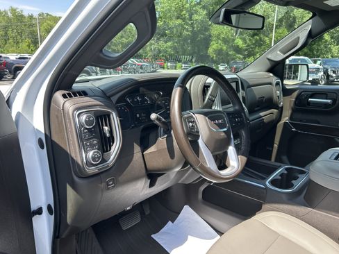 Used 2021 GMC Sierra 1500 SLT w/ SLT Premium Plus Package AWD/4WD image 18
