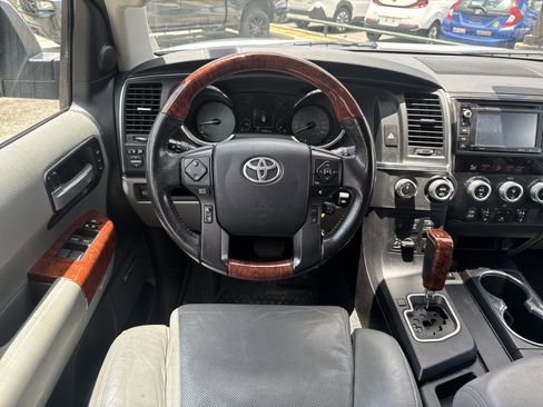 Used 2018 Toyota Sequoia Platinum AWD/4WD image 12