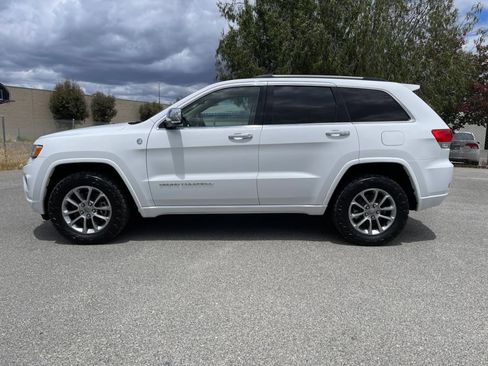 Used 2015 Jeep Grand Cherokee Overland w/ Advanced Technology Group AWD/4WD image 8