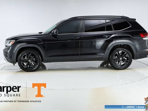 Used 2023 Volkswagen Atlas SE w/ Black Wheel Package FWD image 2
