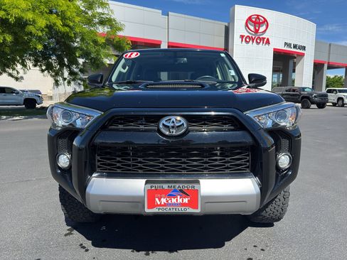 Used 2018 Toyota 4Runner TRD Off-Road Premium AWD/4WD image 6