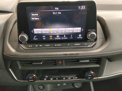 Used 2024 Nissan Rogue SV AWD/4WD image 25