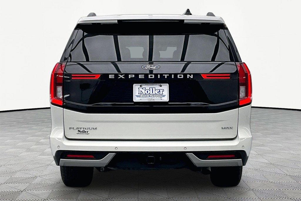 Certified 2025 Ford Expedition Max Platinum AWD/4WD image 4