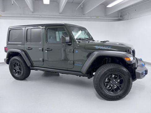 Used 2024 Jeep Wrangler Unlimited AWD/4WD image 8