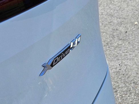 Used 2025 BMW iX xDrive50 image 17