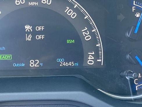 Used 2025 Toyota RAV4 XLE w/ Convenience Package image 8