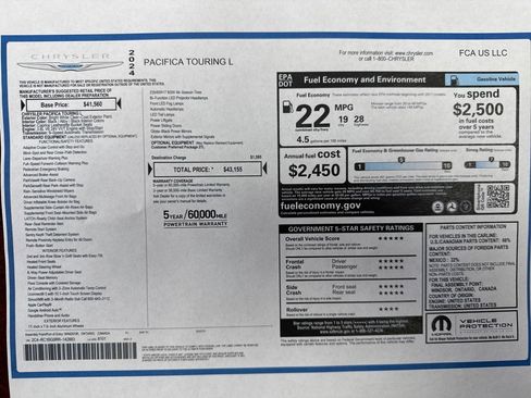 Used 2024 Chrysler Pacifica Touring-L image 28