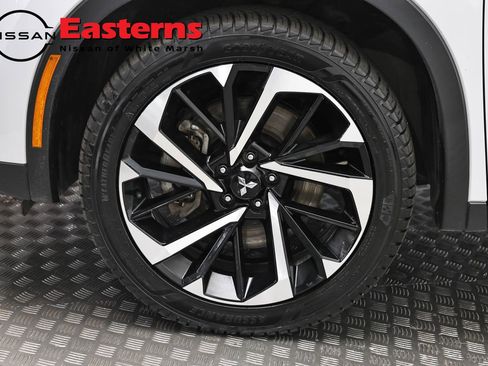 Used 2024 Mitsubishi Outlander AWD image 31