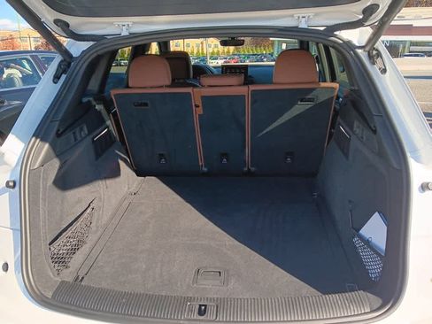 Used 2023 Audi Q5 Premium w/ Convenience Package image 34