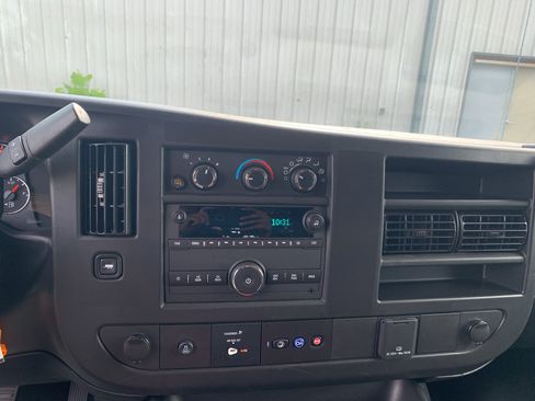 Used 2025 GMC Savana 2500 w/ Driver Convenience Package RWD image 23