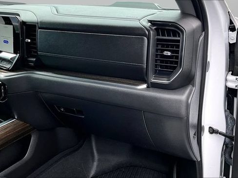 Used 2024 Chevrolet Silverado 1500 LT Trail Boss w/ LT Trail Boss Premium Package AWD/4WD image 15