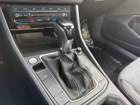 New 2026 Volkswagen Jetta SE FWD image 19
