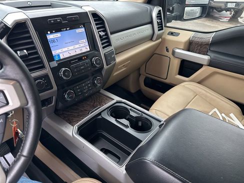 Used 2019 Ford F250 Lariat w/ Lariat Value Package image 37