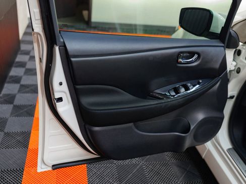 Used 2023 Nissan Leaf SV Plus image 18