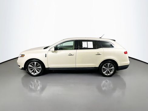 Used 2016 Lincoln MKT EcoBoost w/ Equipment Group 201A image 4