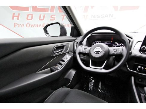 Certified 2024 Nissan Rogue S image 6