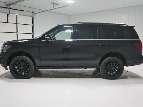 Certified 2023 Ford Expedition Limited image 3