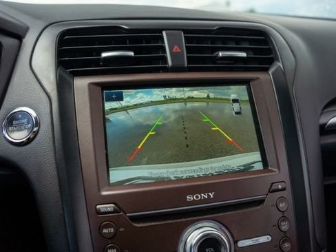 Used 2020 Ford Fusion Titanium FWD image 21
