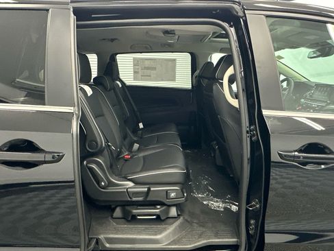 New 2026 Honda Odyssey Touring image 18