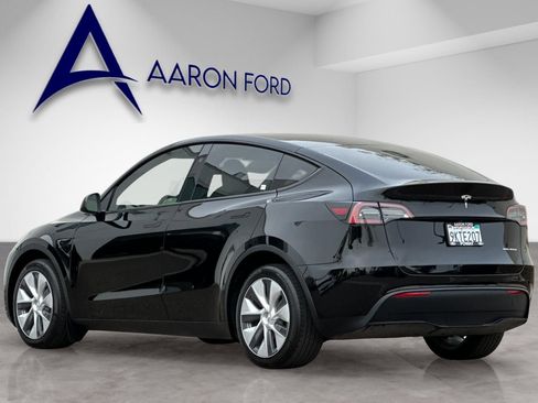 Used 2023 Tesla Model Y Long Range image 3