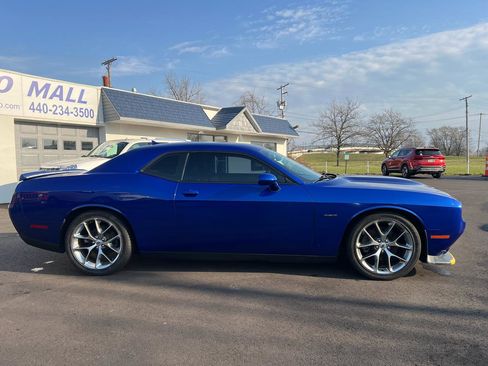 Used 2019 Dodge Challenger R/T w/ Plus Package image 7