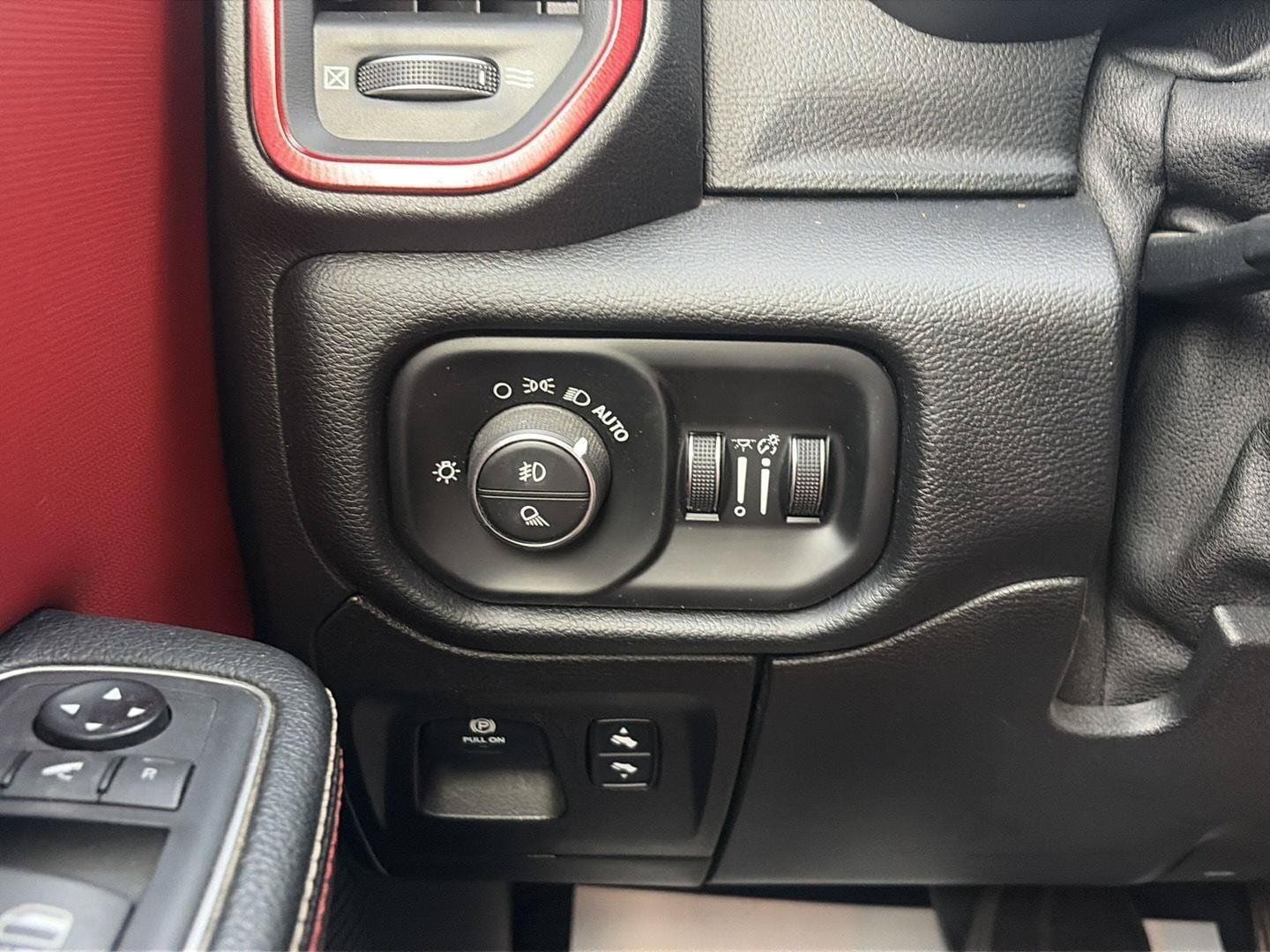 Used 2019 RAM 1500 Rebel w/ Rebel Level 2 Equipment Group AWD/4WD image 18