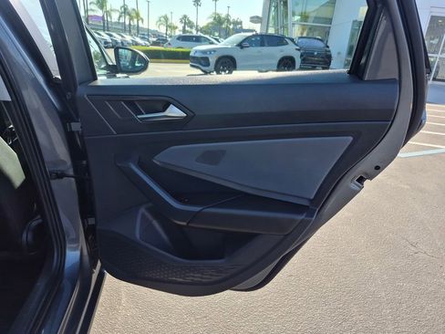 Used 2025 Volkswagen Jetta SE w/ Sunroof Package FWD image 25